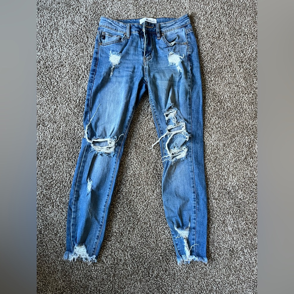 KanCan distressed jeans size 5/26.